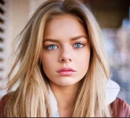 Blonde or brown hair with green eyes