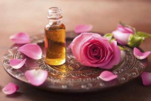 rose-oil-essential oil dry damaged hair